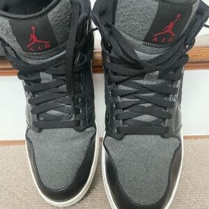 Size 13 - Air Jordan 1 Retro SE Mid Winterized